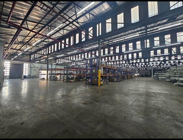 7,800M² WAREHOUSE TO LET IN ISANDO